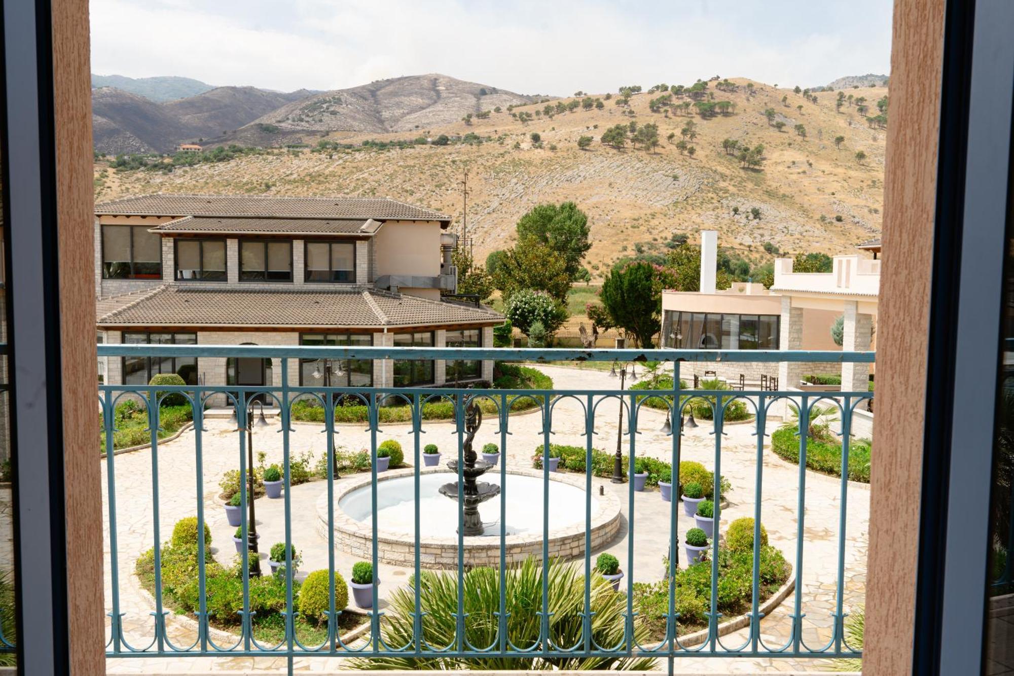 Kronos Village Gjirokastër Exterior foto
